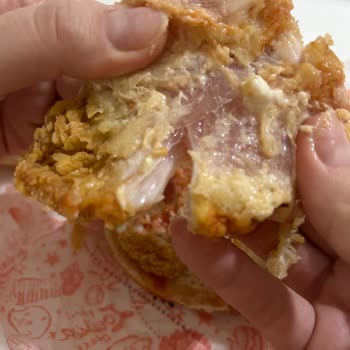 Popeyes'ta Beklenmedik Sürpriz: Çiğ Tavuk!