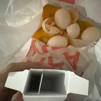 Migros Boş Krem Kutusu Kırık Yumurta
