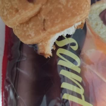 Şimşek Bisküvi ve Gıda Bien Marka Kruvasan İçinden Saç Çıktı