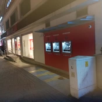 Akbank ATM Ve 4442525 Şikayet Hatlarının Cevap Vermemesi