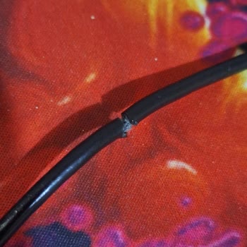 James Donkey 710 Kulaklık Kablosu Aşınmadan Dolayı Yırtıldı.