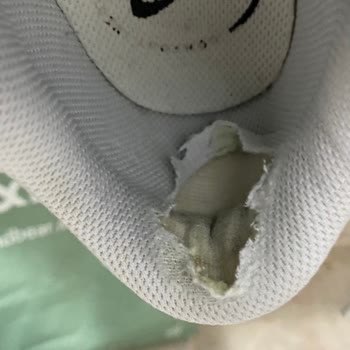 Koray Spor Nike Ayakkabı Bir Ayda Parçalandı