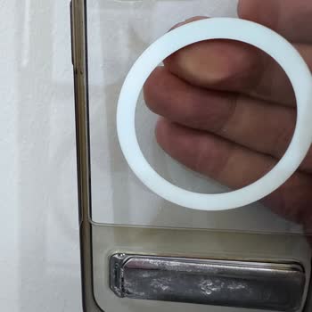 Spigen Türkiye Spingen Kılıf Sararması