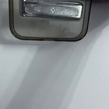 Spigen Türkiye Spingen Kılıf Sararması