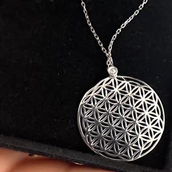 Blue Diamond Kusurlu Baget Pırlanta