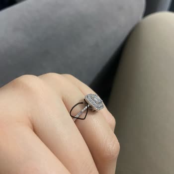 Blue Diamond Kusurlu Baget Pırlanta
