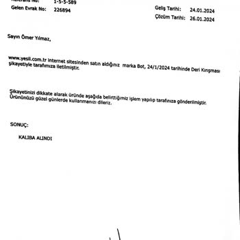 Yeşil Kundura Caterpillar Botun Arkasında Durmuyor.