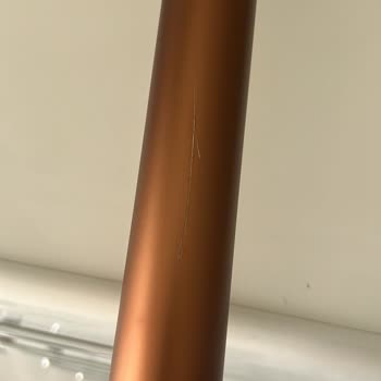 Dyson Gen5 Borusundaki Çizik