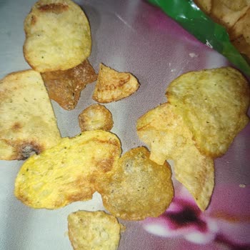 Lays Yanmış Tuhaf Ve Siyah Cipsler