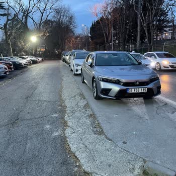 Küçükçekmece Belediyesi Kaldırımların Araçlar Yüzünden İşgali