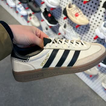 41 Burda SuperStep Mağazasında Müşteri Kimsenin Umurunda Değil!