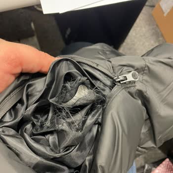 Slazenger Bit Pazarında Bile Satılmayacak Montu Yollamış