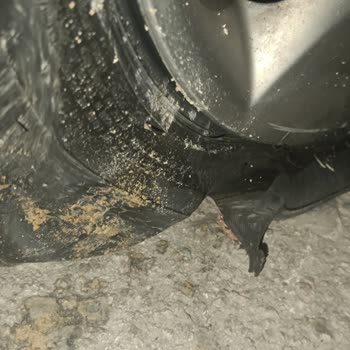 Bridgestone Lastik Yarılma Ve Yardımcı Olmama