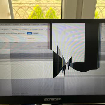 Ekran Hatasıyla Karşılaşan Monster Laptop