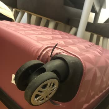 Freebird Havayolları Freebird Havayolu Şirketi Valizime Hasar Verdi Ve Tazmin Edilmedi