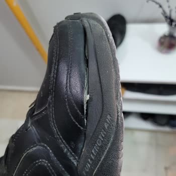 Kendi Kendine Açılan Air Monarch Ve Ürününün Arkasında Durmayan Nike