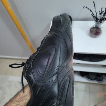 Kendi Kendine Açılan Air Monarch Ve Ürününün Arkasında Durmayan Nike