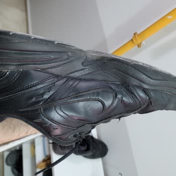 Kendi Kendine Açılan Air Monarch Ve Ürününün Arkasında Durmayan Nike