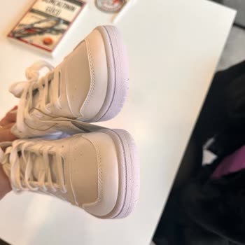 adidas Ürünün Taban Rengi Farklı Geldi