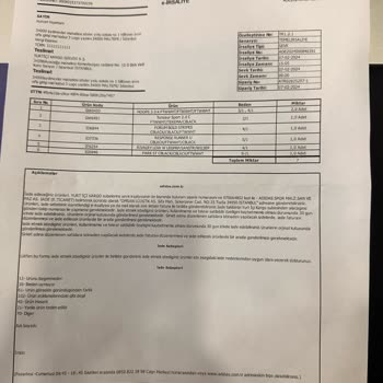 adidas Ürünün Taban Rengi Farklı Geldi