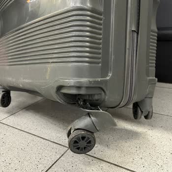 Türk Hava Yolları Bavulumu Kırıp, Bir De Dalga Geçiyor!