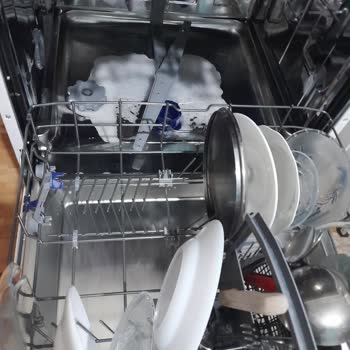 Finlux Bulaşıkların Köpüklü Çıkması