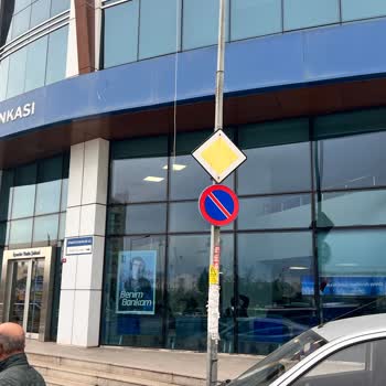 Tuzla İçmeler İş Bankası Şubesi Hizmet Kalitesi