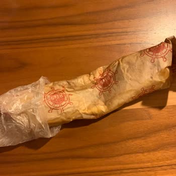 Trendyol GO Kuryesi Yemeğime Basmış