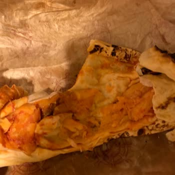 Trendyol GO Kuryesi Yemeğime Basmış