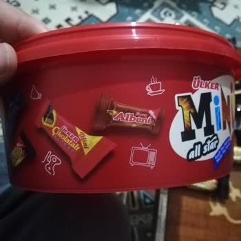 Ülker Kutunun Üstünde Olan Ürün İçinde Yok