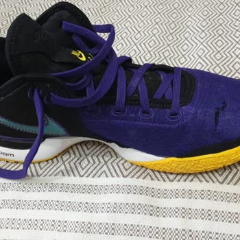 Nike Ürünün Arkasında Durmuyor