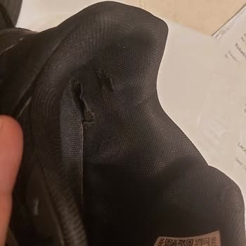 Yalı Spor Adidas Mağduriyetimin Acilen Giderilmesi Talebimden İbarettir.