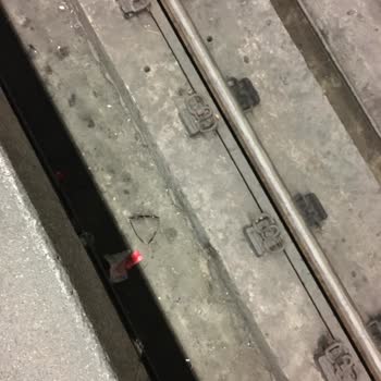 İBB - İstanbul Büyükşehir Belediyesi Metro İstasyonunda Kaybolan Güneş Gözlüğü Vakası