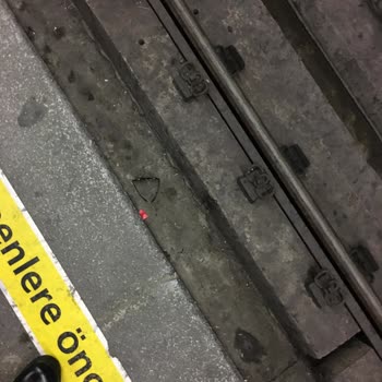 İBB - İstanbul Büyükşehir Belediyesi Metro İstasyonunda Kaybolan Güneş Gözlüğü Vakası