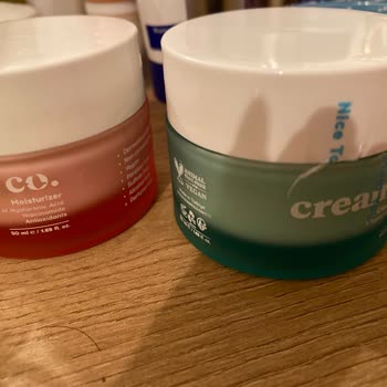 Cream Co Nemlendirici Yüzde Komedon Sivilce Sorunları Yaratıyor