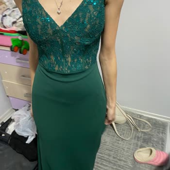 Oleg Cassini Kesim Hatası Elbiseyi Mahvetmişler