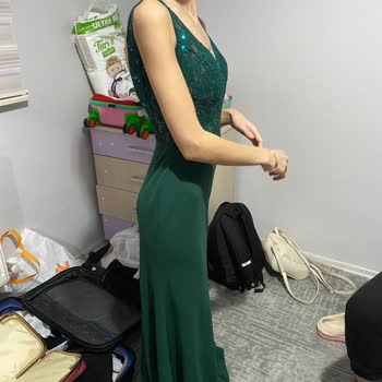 Oleg Cassini Kesim Hatası Elbiseyi Mahvetmişler