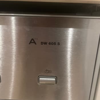 Teka Bulaşık Makinesi Rafı Kapladı Ve Paslandı.