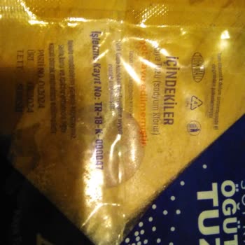 Safir Tuz Safir Kaya Tuzunda Mazota Benzer Koku Var