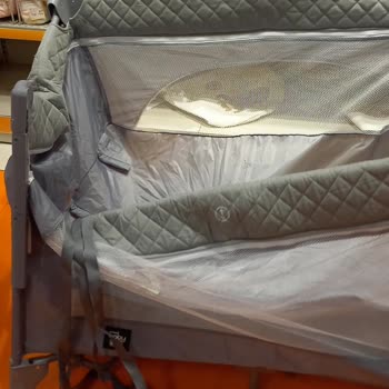 ebebek E Bebeğin Kalitesiz Park Beşiği.