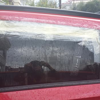 Hyundai Assan Sıfır Araçta Arka Cam Bozukluğu