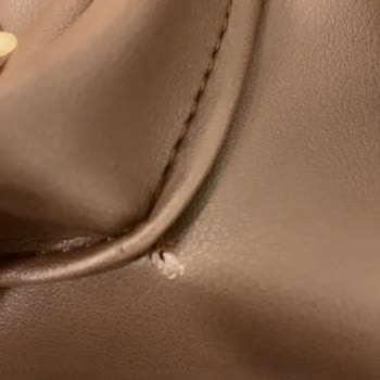 Shule Bags İki Kez Deformeli Ürün Gönderdiler