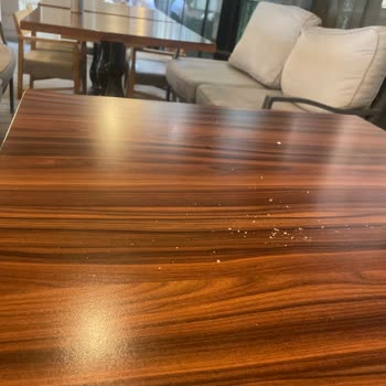 Mado'da Garsonların İlgisizliği