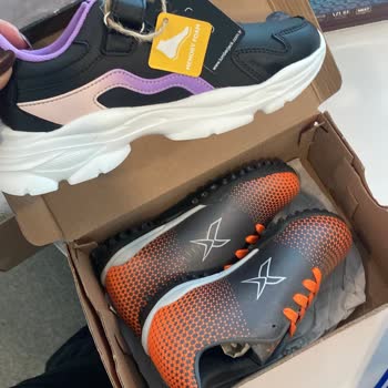 Nine West Olmayan Ürünü Sattı Ve Kargosu Çok Geç Geldi