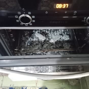 Profilo Ankastre Setinin Fırının Camı Patladı