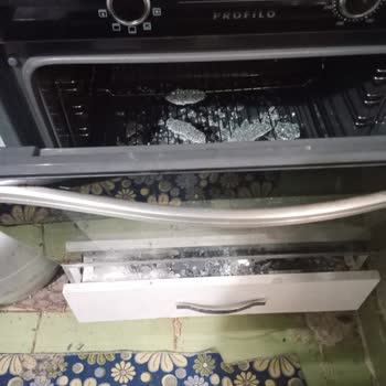 Profilo Ankastre Setinin Fırının Camı Patladı