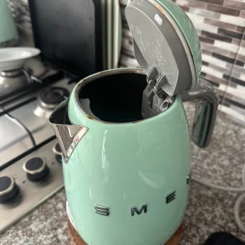 Ржавчина на чайнике Smeg