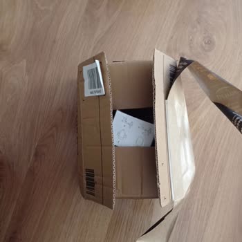 Amazon Kutusu Açılmış Paket Geldi