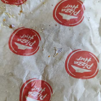 Pizza Hut Pizzada Plastik, Keskin Yabancı Madde.