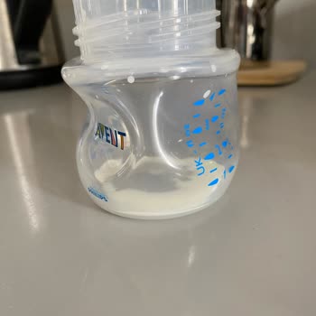Philips Avent Elektronik Süt Sağma Pompamın Biberon Kısmı Eridi